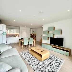 Apartment Luxury 2 Bedroom 2 Bathroom - Airport, London